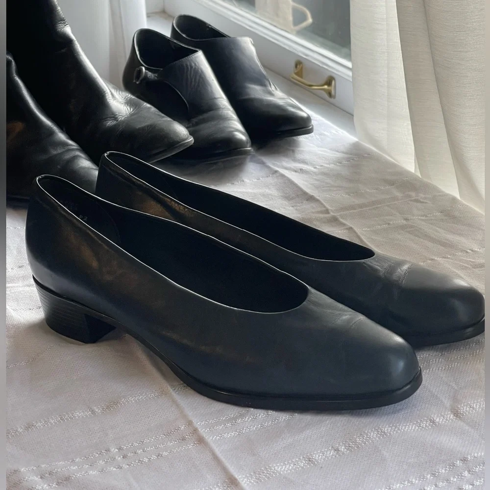 Munro Navy Blue Block Heeled Pumps 11 - Picture 8 of 13